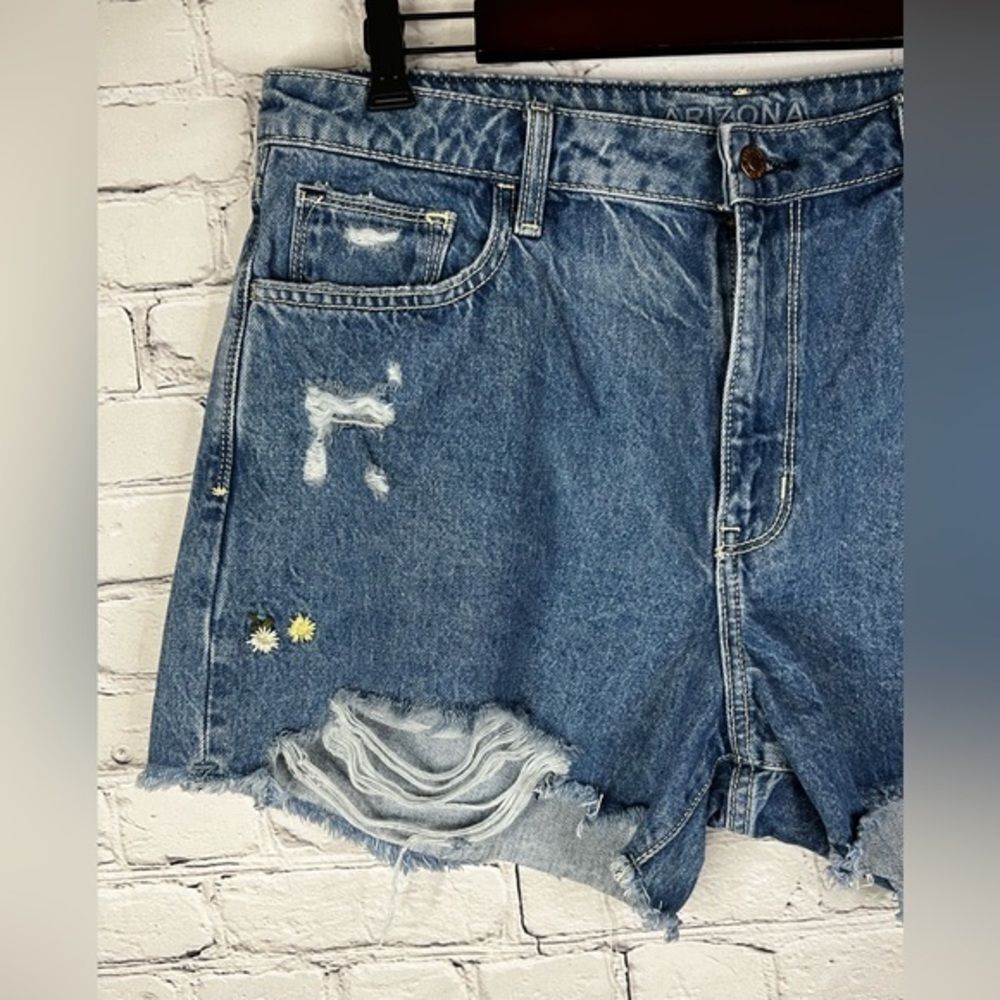 Arizona Hi Rise Distressed embroidered flower denim cut off shorts‎ size 17 NEW - Picture 3 of 10